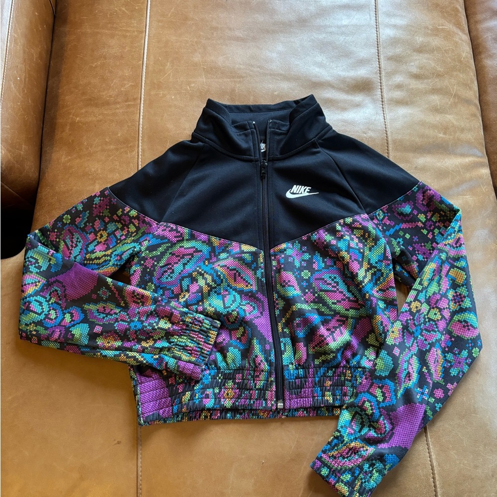 Nike Women's Black and Vibrant Patterned Cropped Bomber Jacket